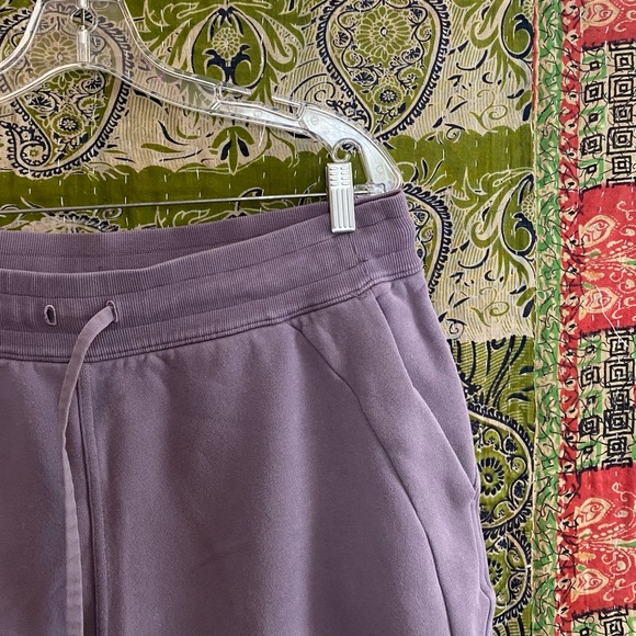 Lululemon Dusky Lavender Scuba Relaxed High-Rise Jogger Size 14 - Picture 4 of 16